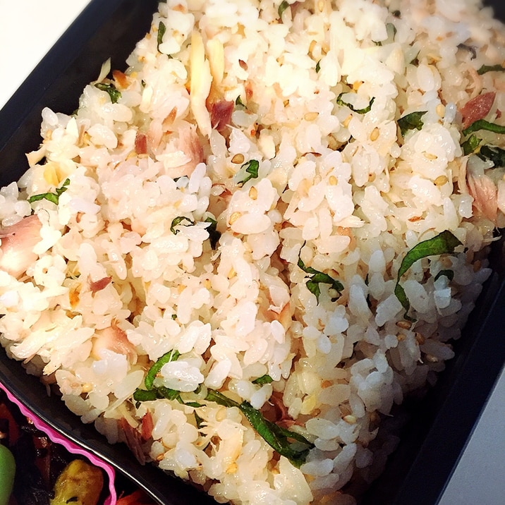 お弁当メニュー アジの干物で梅しそ入り混ぜご飯 レシピ 作り方 By Megrhythm0503 楽天レシピ お弁当メニュー アジの干物で梅しそ入り混ぜご飯 レシピ 作り方 By Megrhythm0503 楽天レシピ